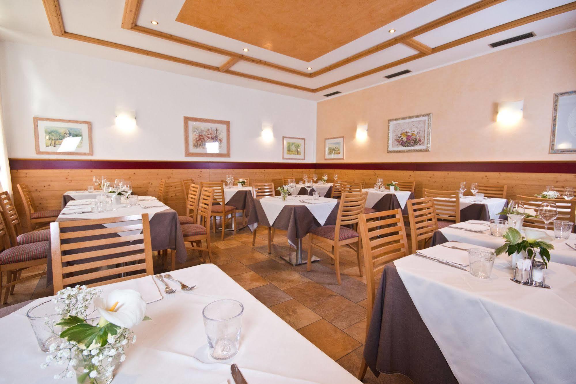 Hotel Martinelli Ronzo-Chienis Exterior photo